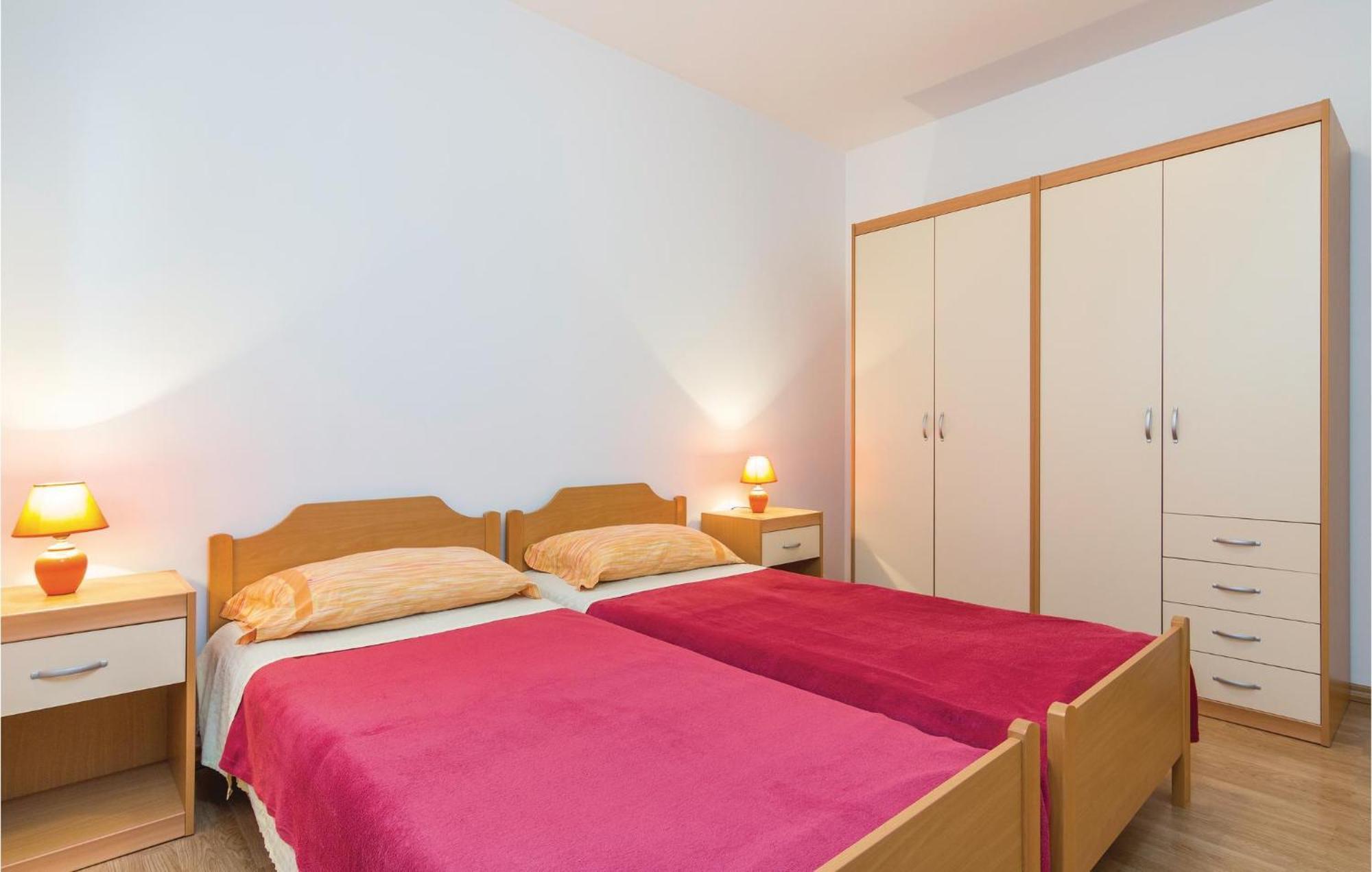 Beautiful Apartment In Porec With Kitchen Экстерьер фото