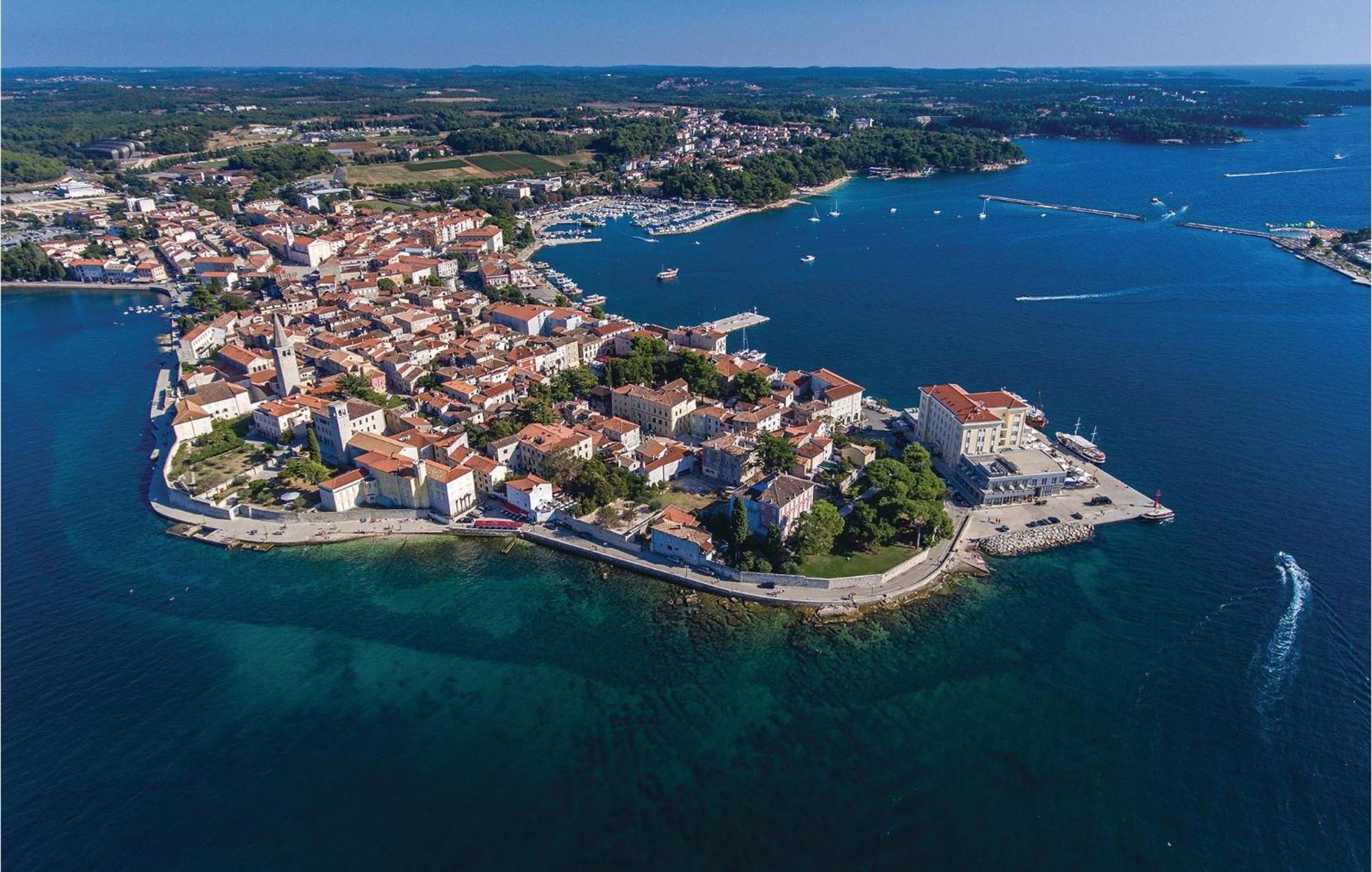Beautiful Apartment In Porec With Kitchen Экстерьер фото