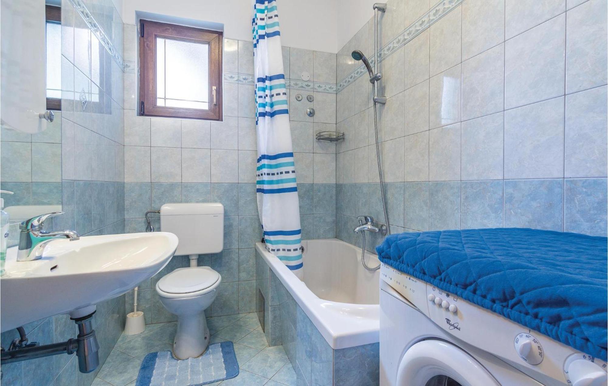 Beautiful Apartment In Porec With Kitchen Экстерьер фото